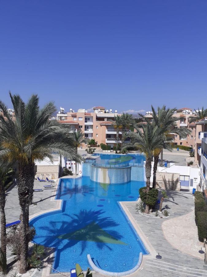Iris Village Grand Apartment Paphos Exterior foto